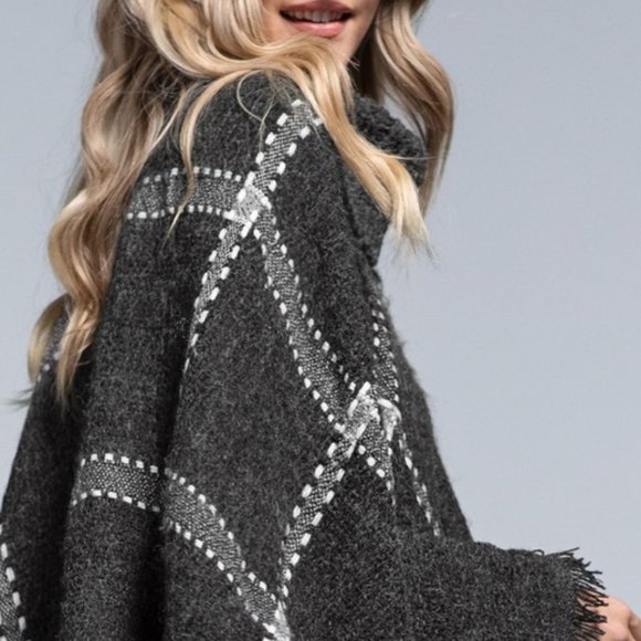 Last 1! NWT Plaid Turtleneck Poncho with frayed Hem - Picture 4 of 5